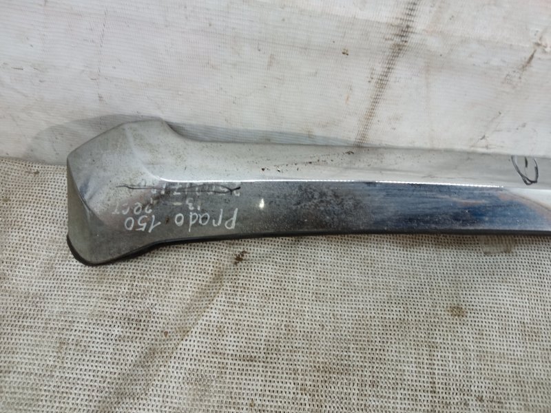 Молдинг капота