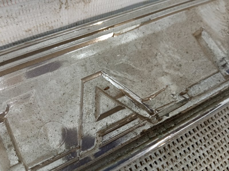 Накладка крышки багажника