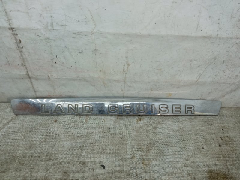 Накладка крышки багажника