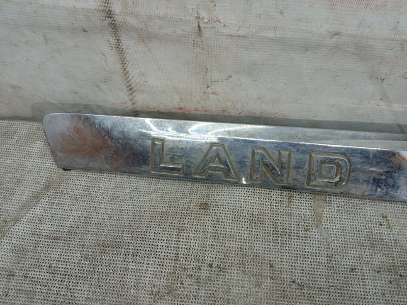 Накладка крышки багажника