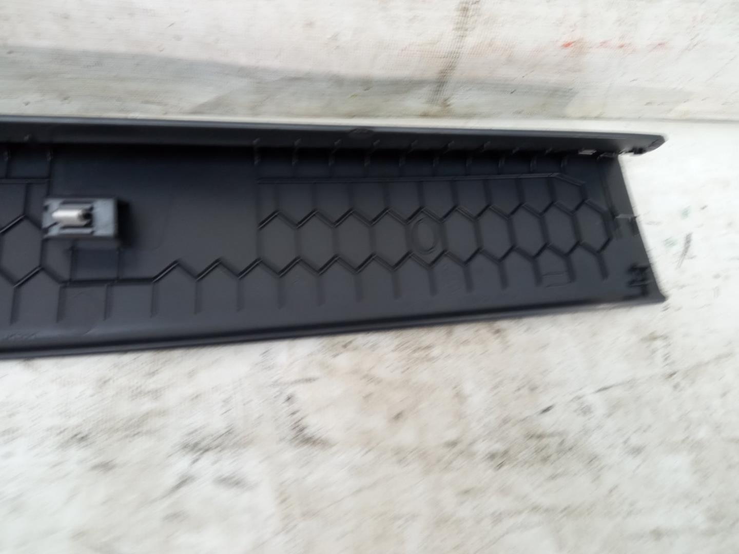 Обшивка багажника