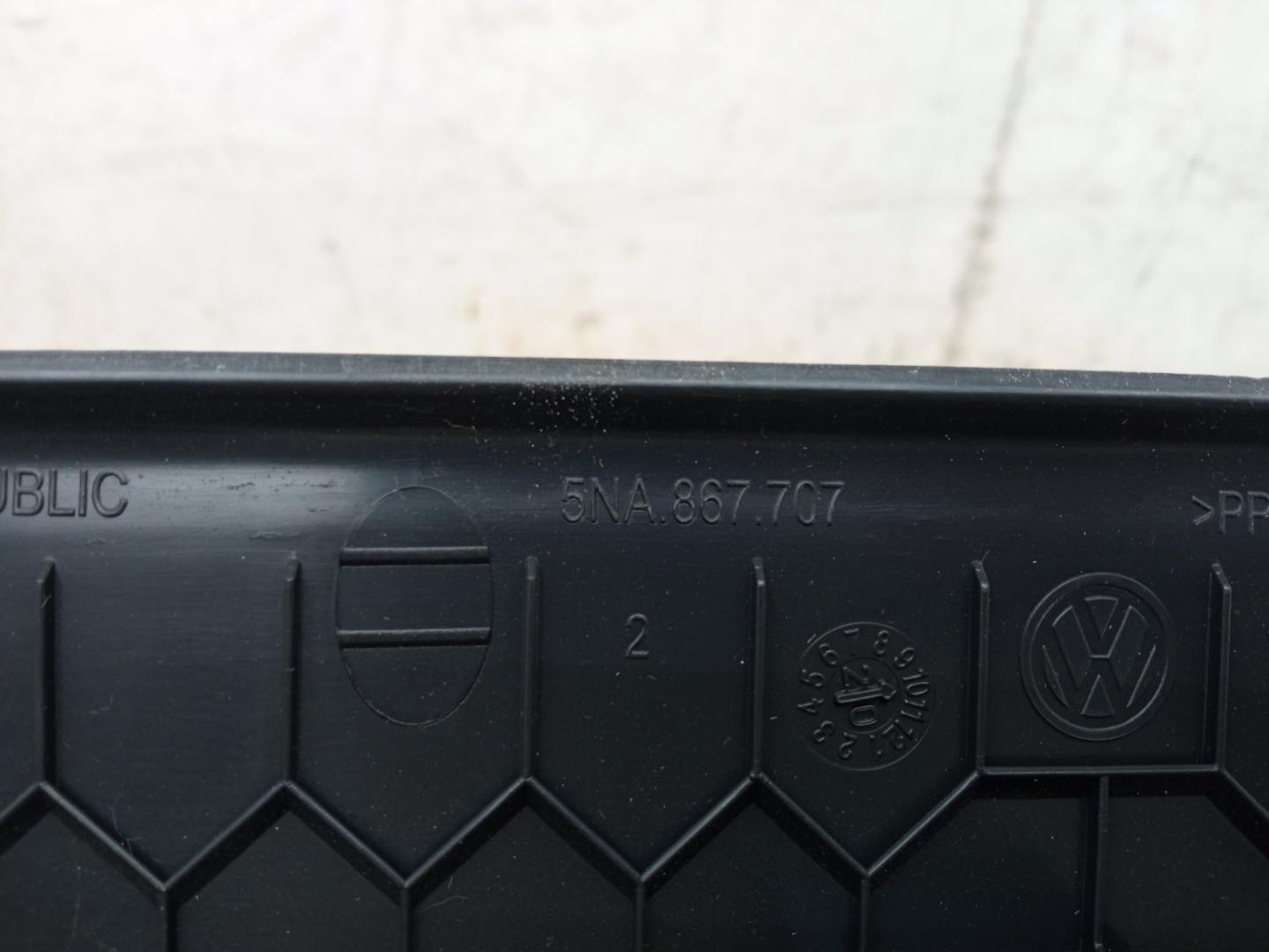 Обшивка багажника