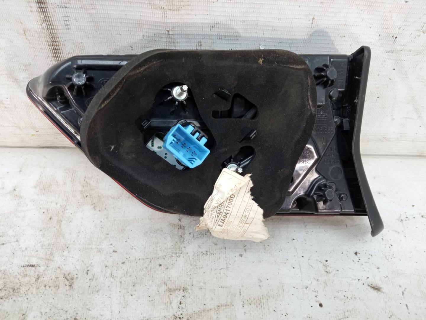 Фонарь задний