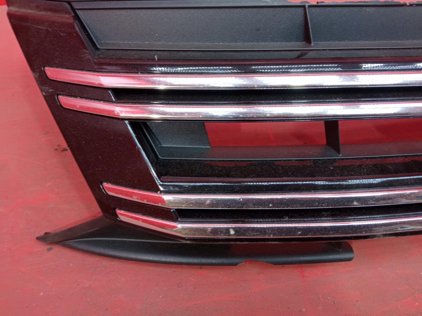 Накладка на решетку радиатора