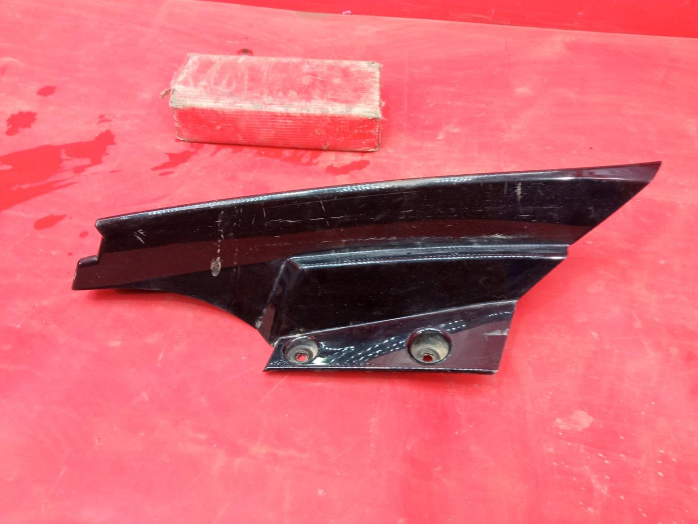 Накладка крышки багажника