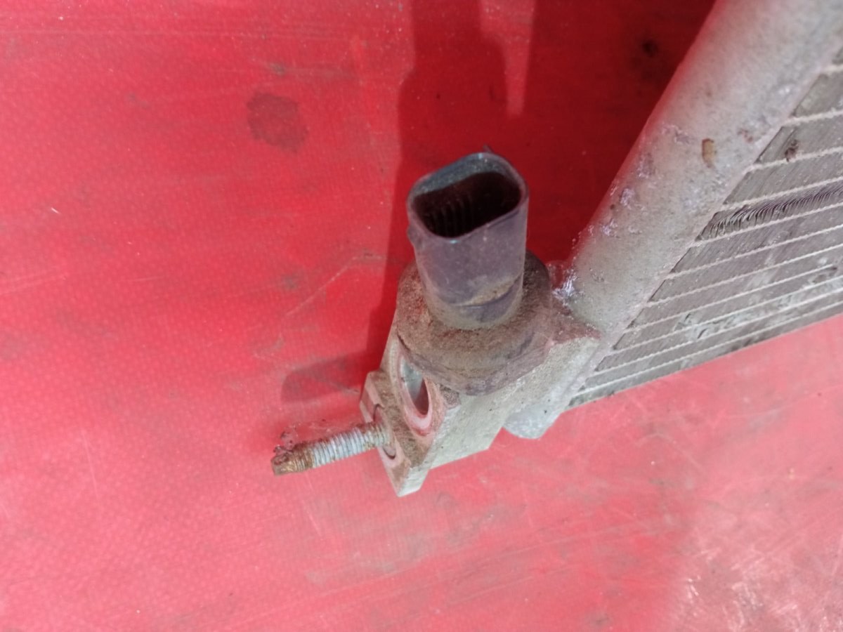 Радиатор кондиционера / конденсер