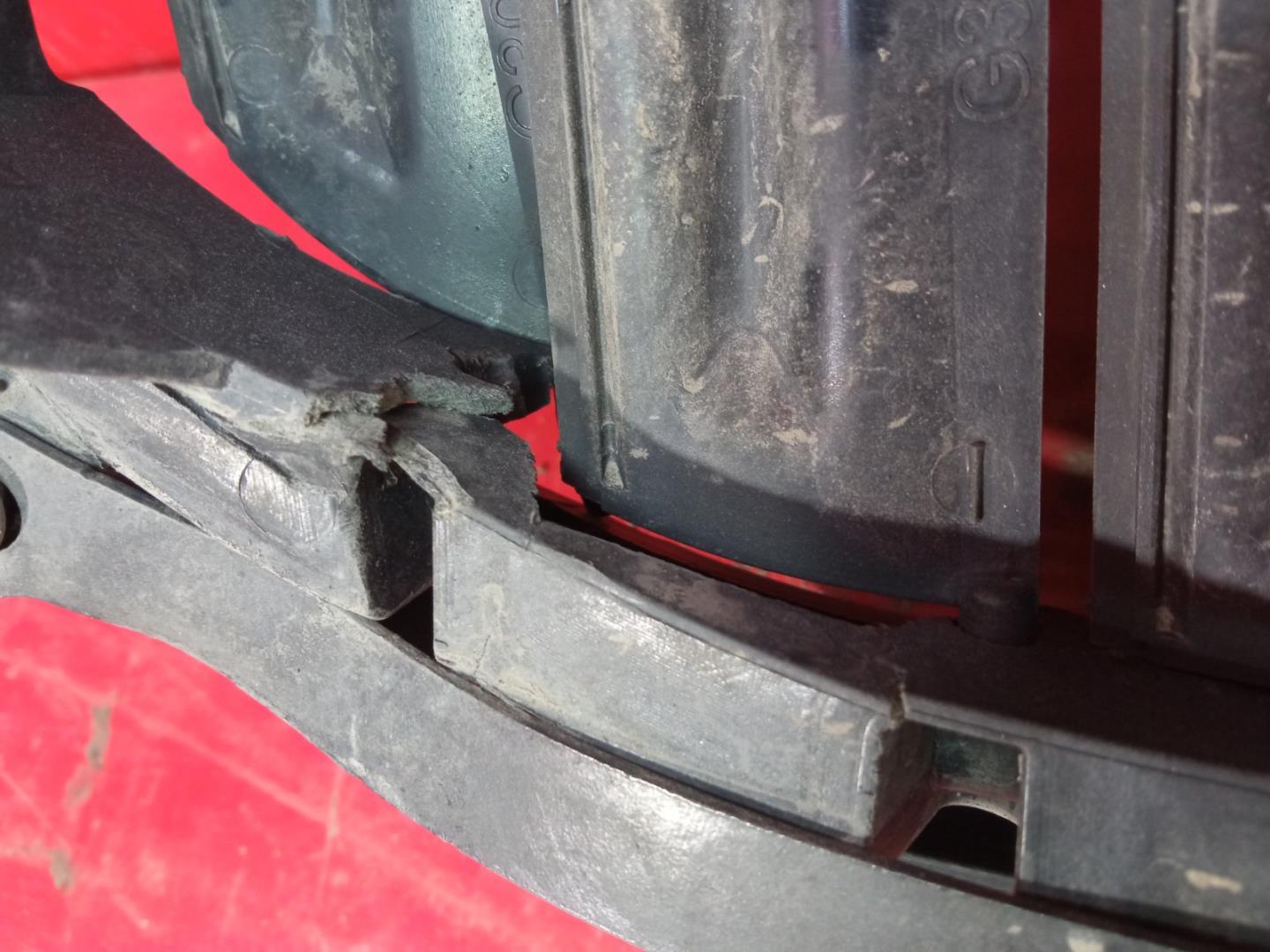 Жалюзи (воздуховод) бампера переднего