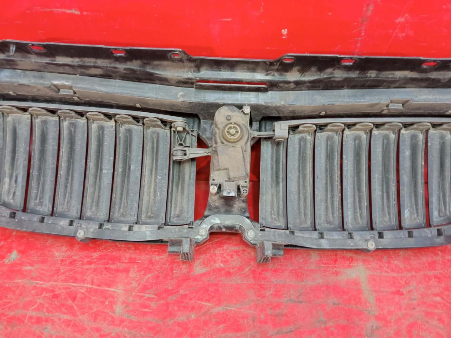 Жалюзи (воздуховод) бампера переднего