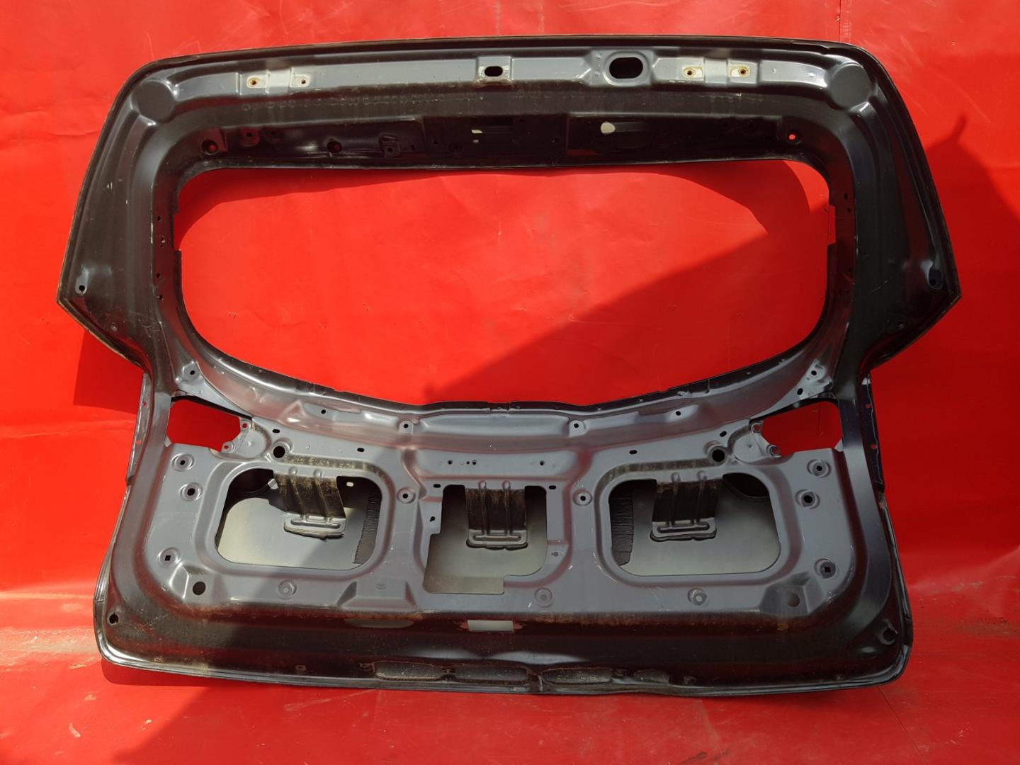 Дверь багажника