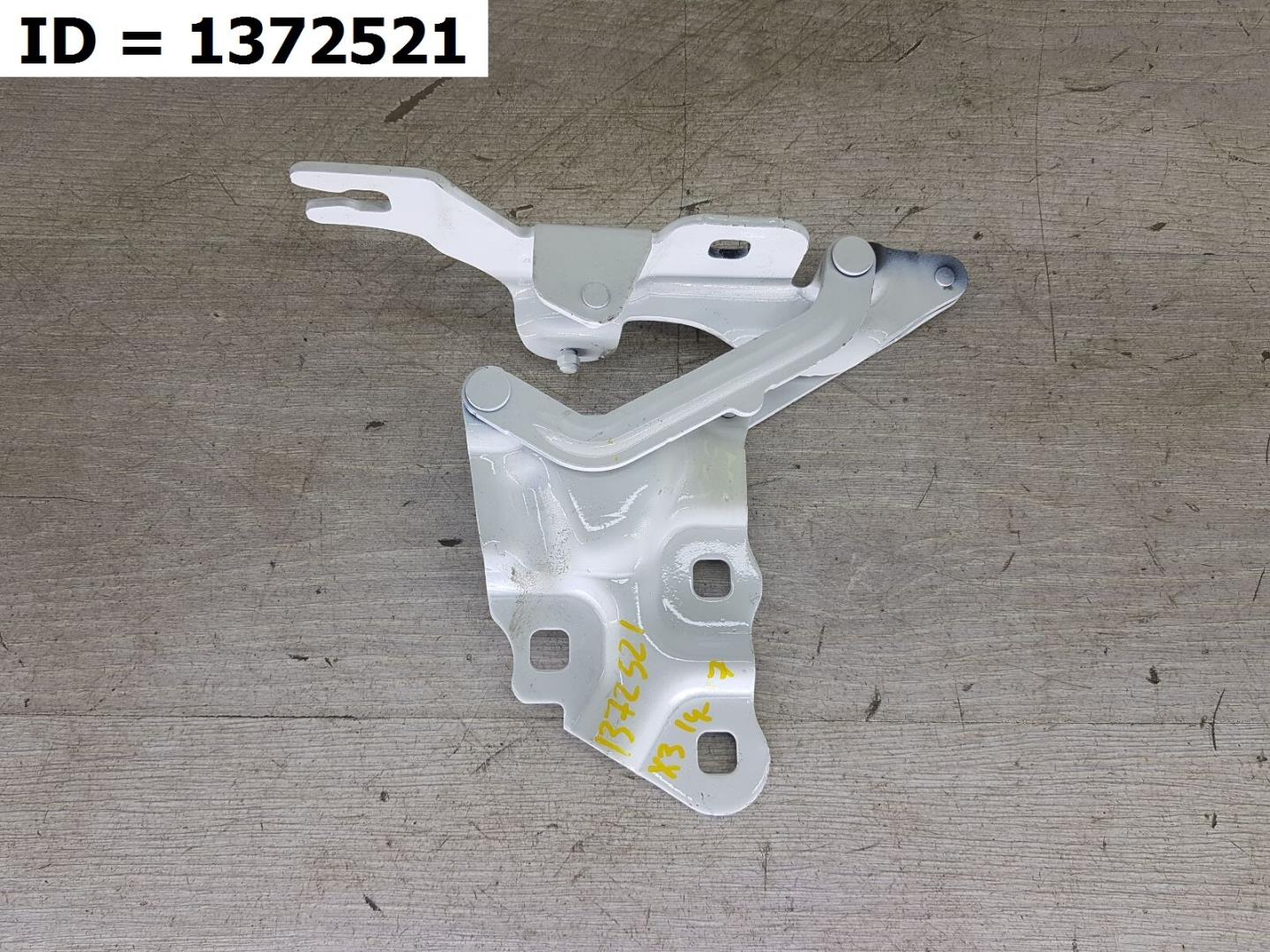 Петля капота