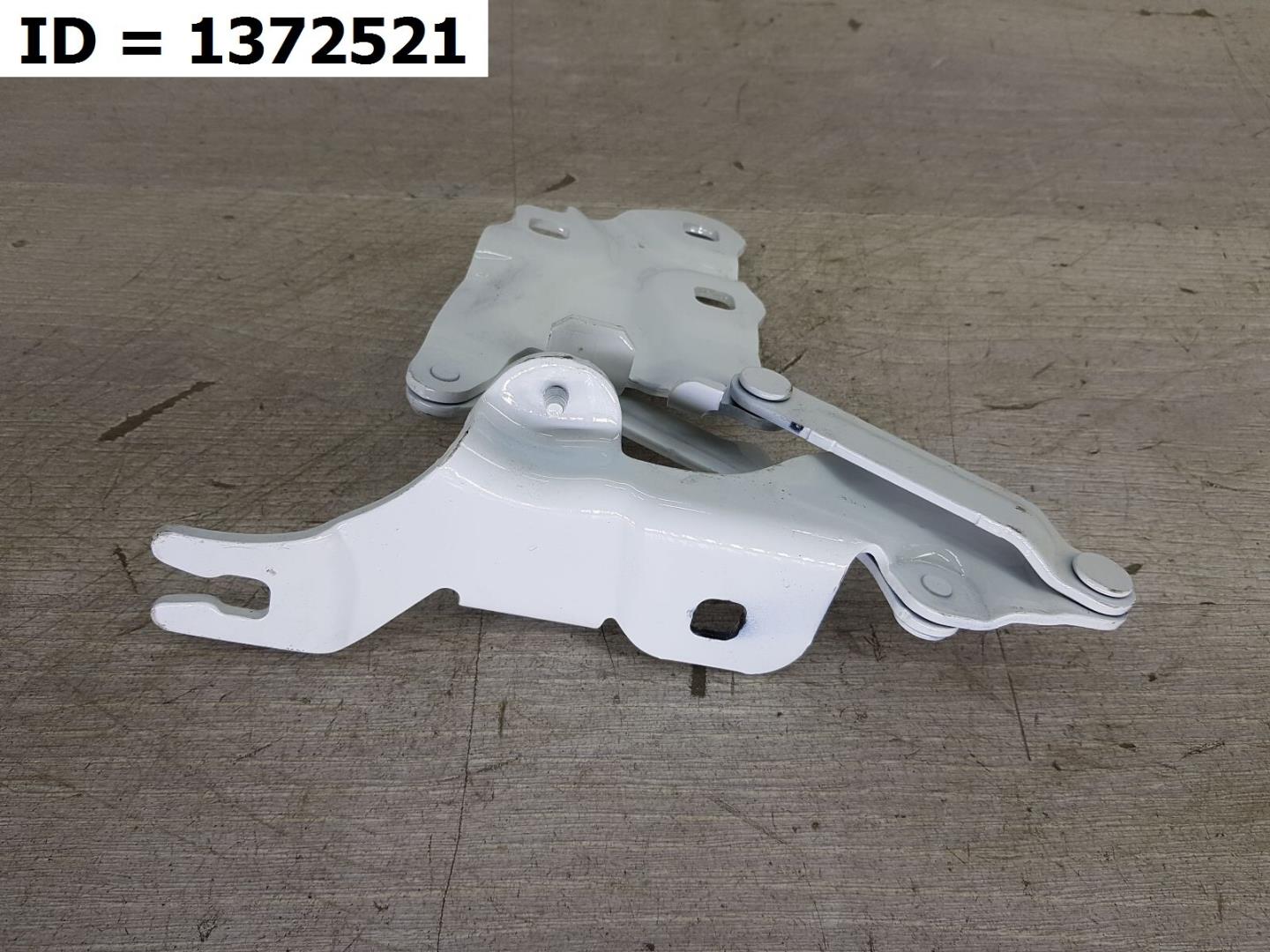 Петля капота