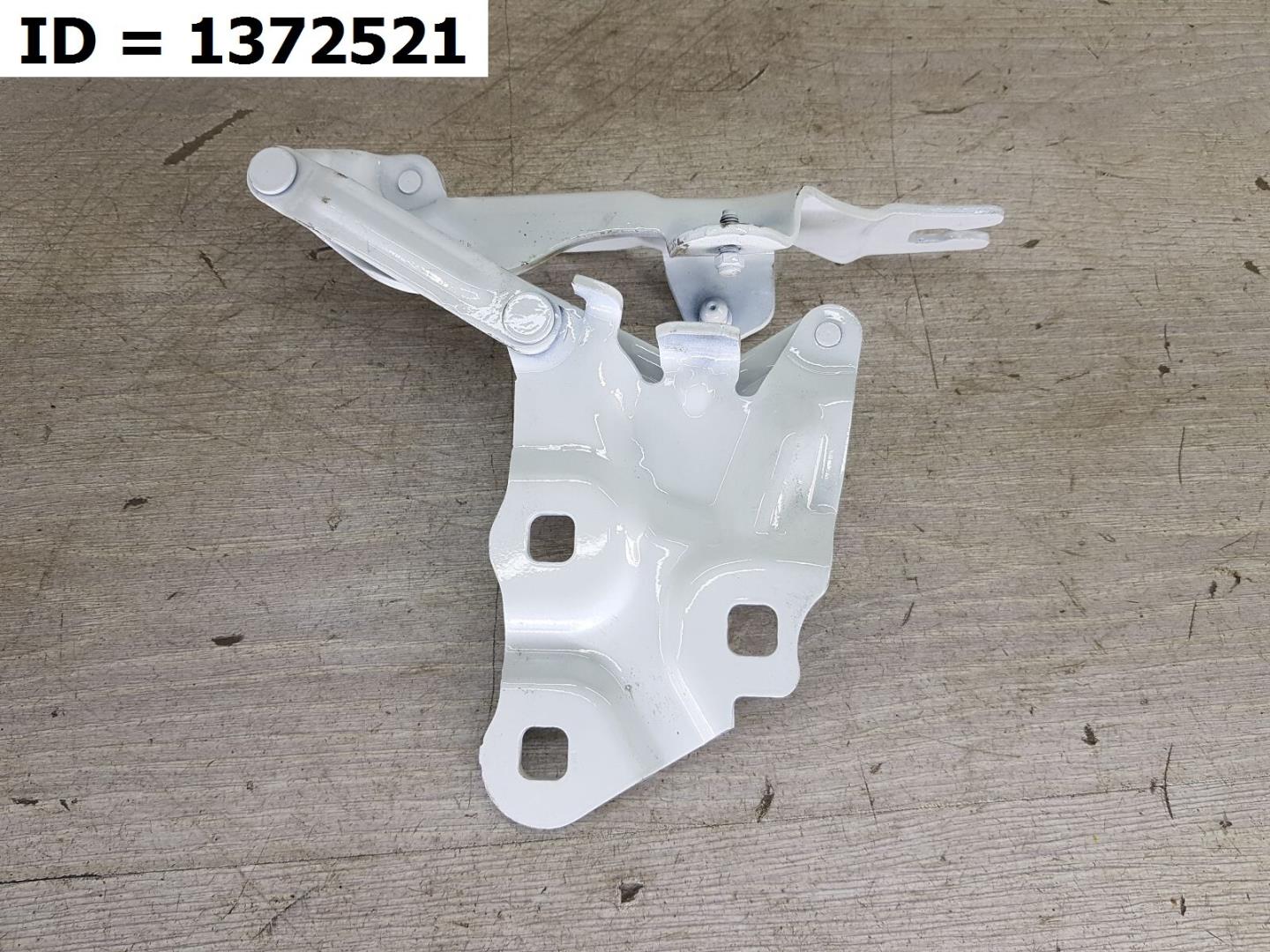 Петля капота