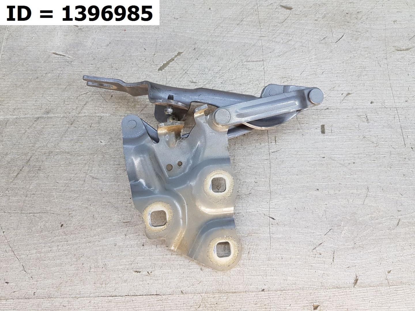 Петля капота