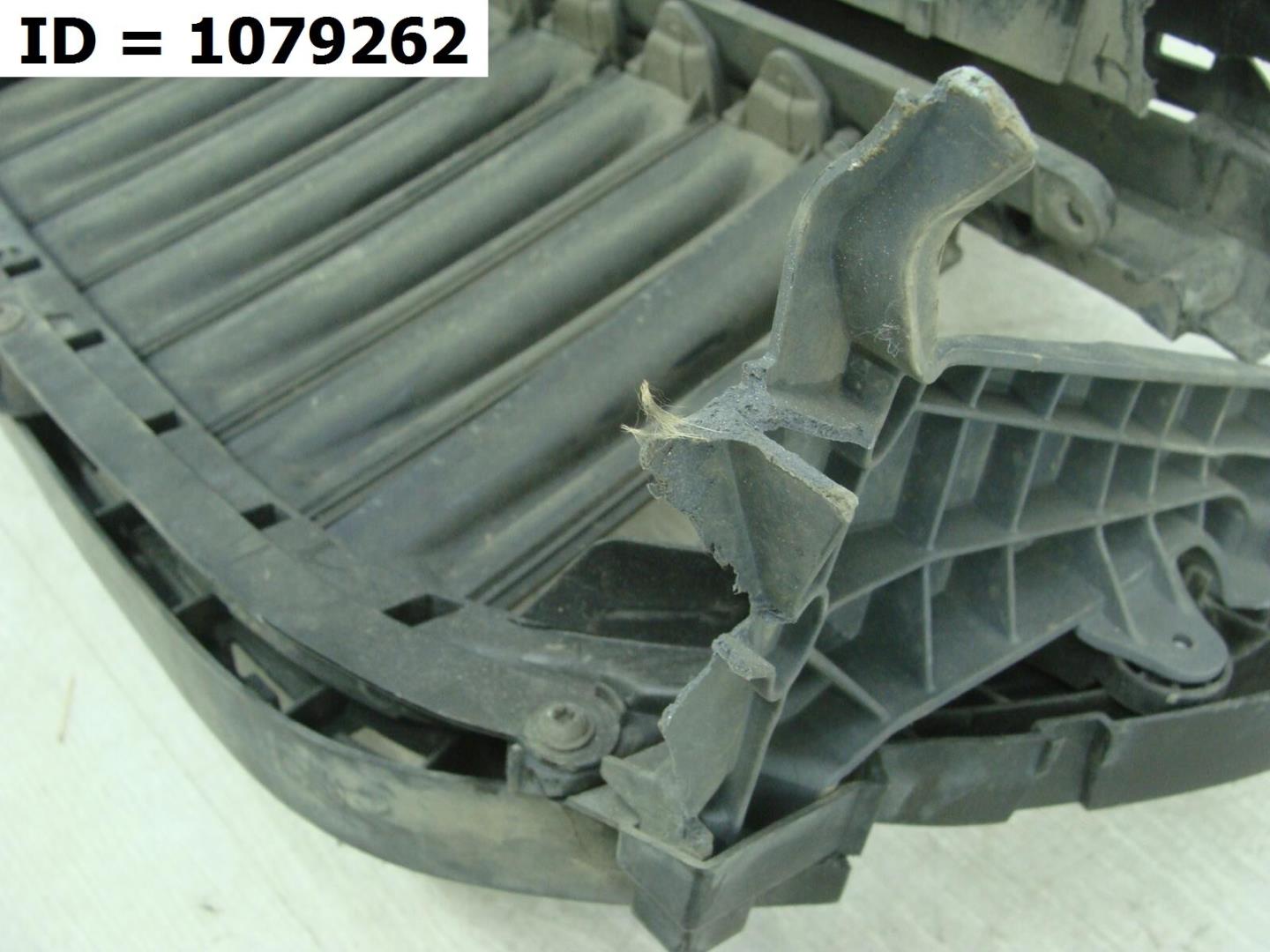 Жалюзи (воздуховод) бампера переднего