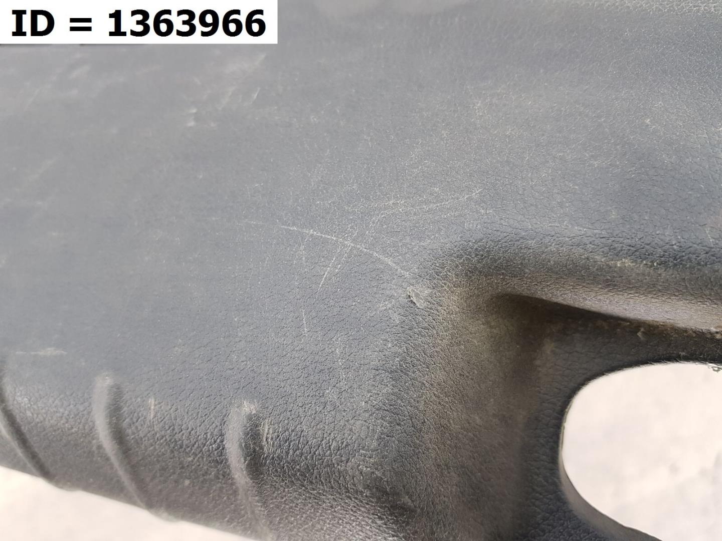 Кожух замка багажника