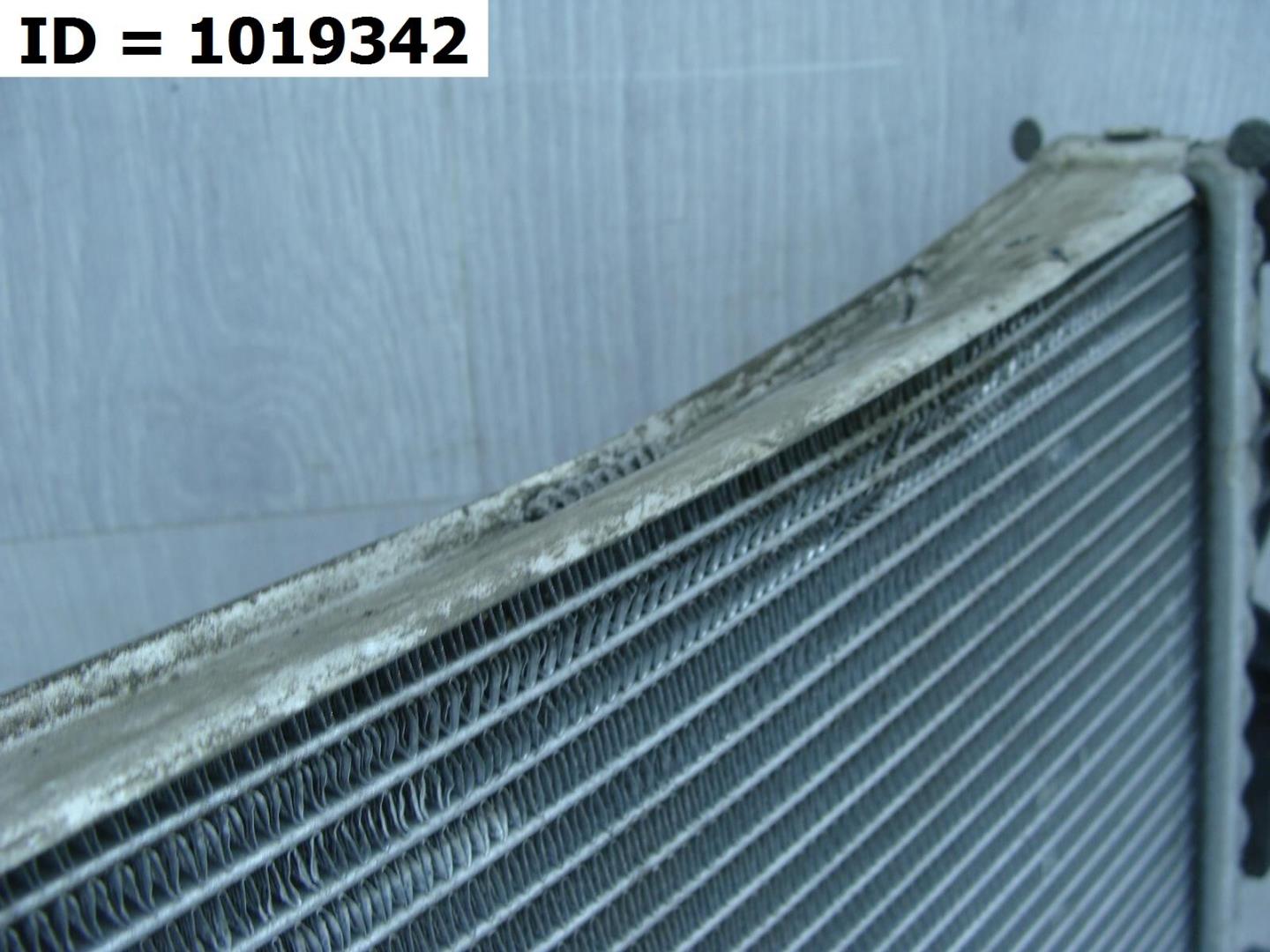 Радиатор охлаждения двигателя основной