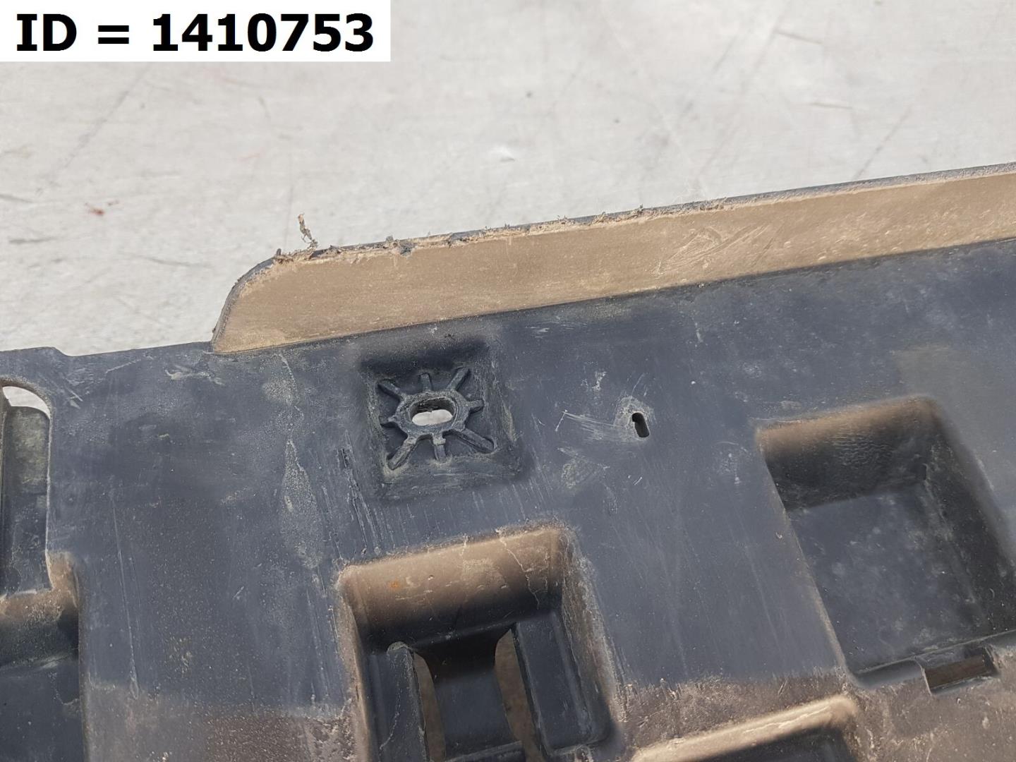 Пыльник переднего бампера