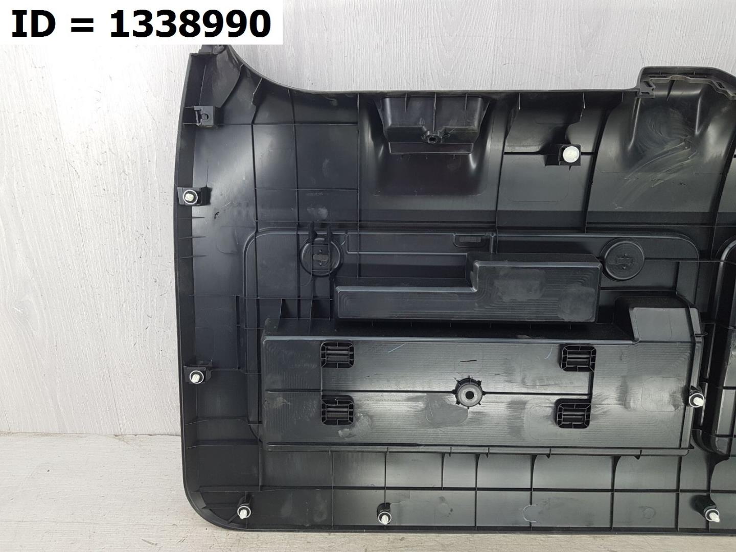 Обшивка крышки багажника