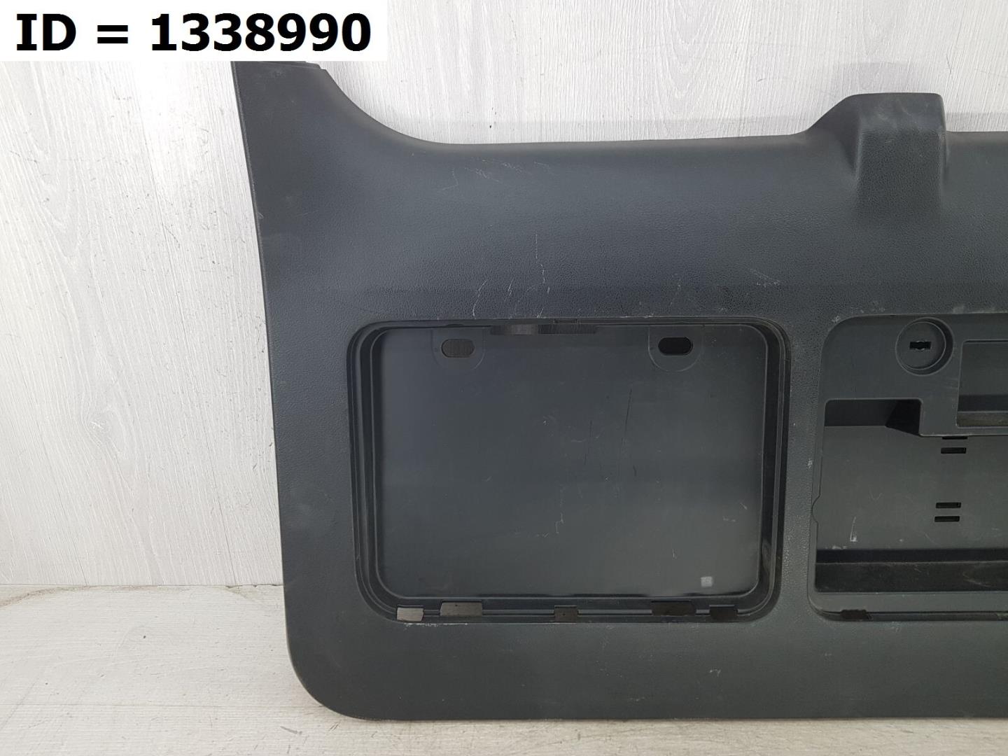 Обшивка крышки багажника