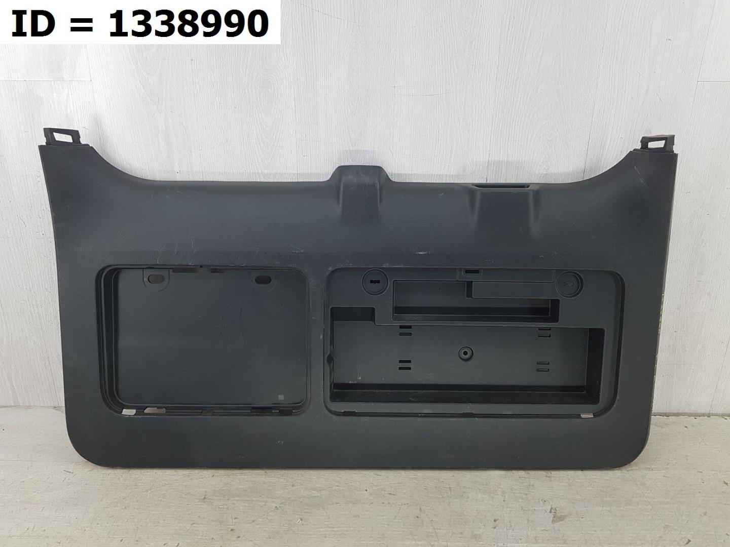 Обшивка крышки багажника