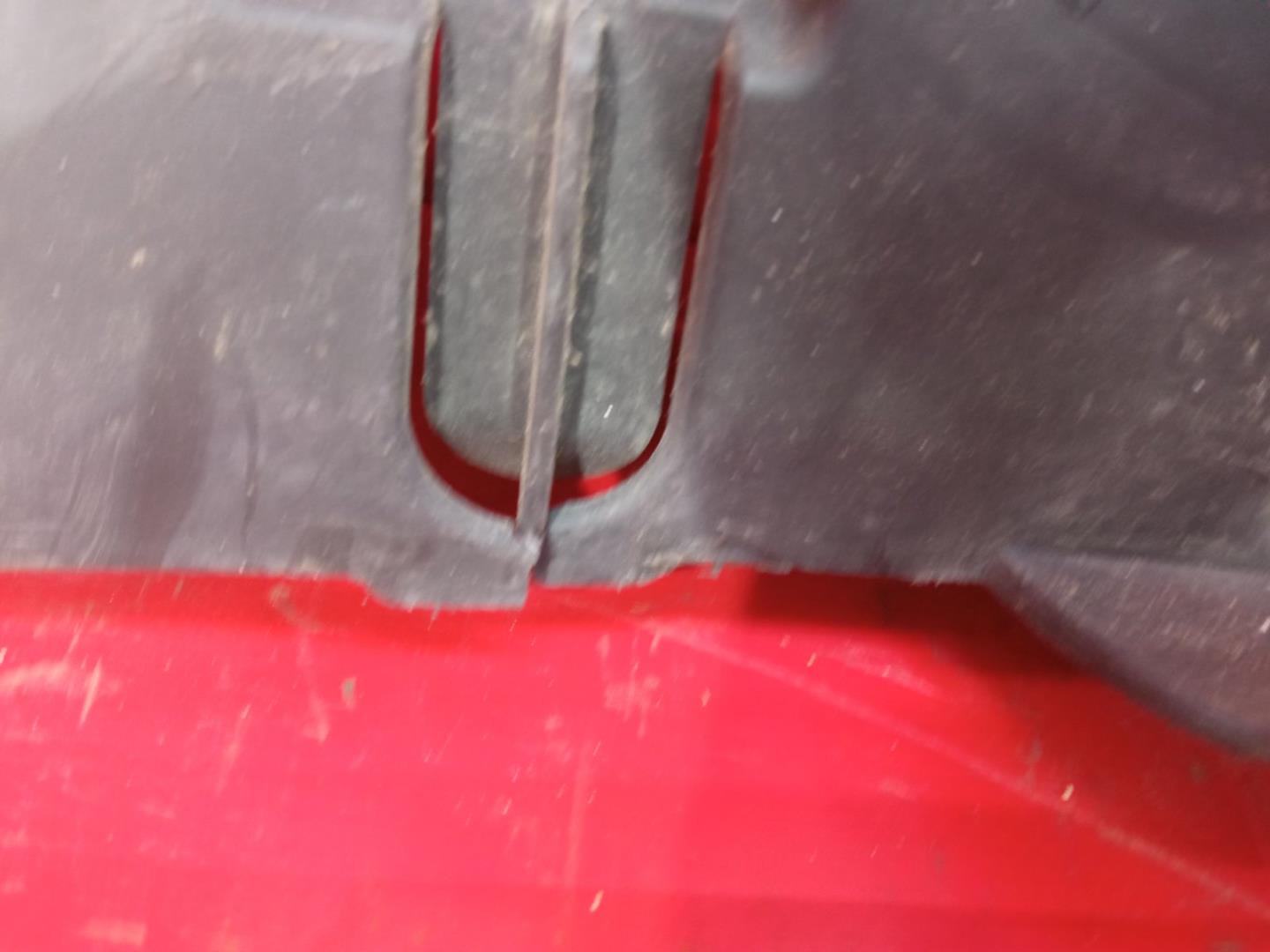 Пыльник переднего бампера