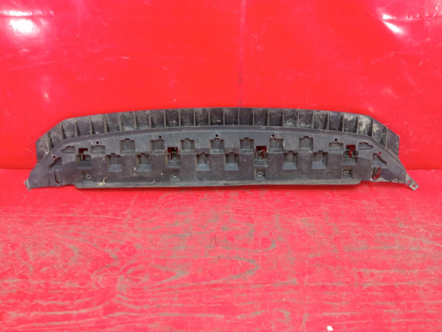 Пыльник переднего бампера