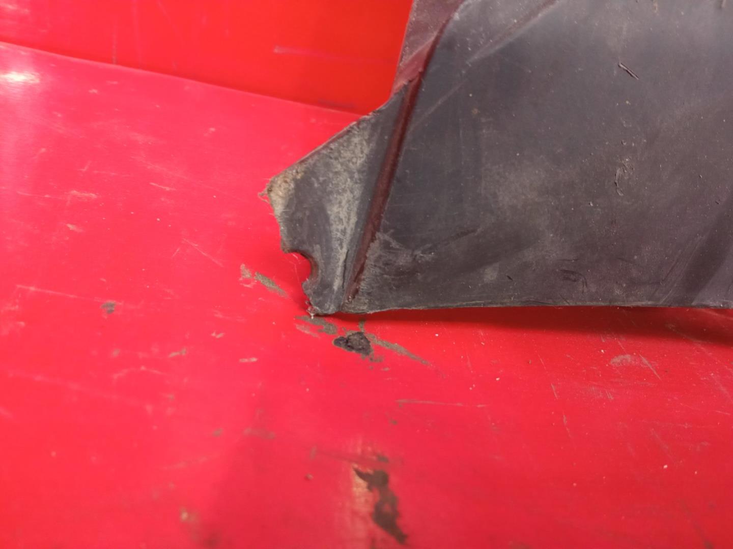 Пыльник переднего бампера