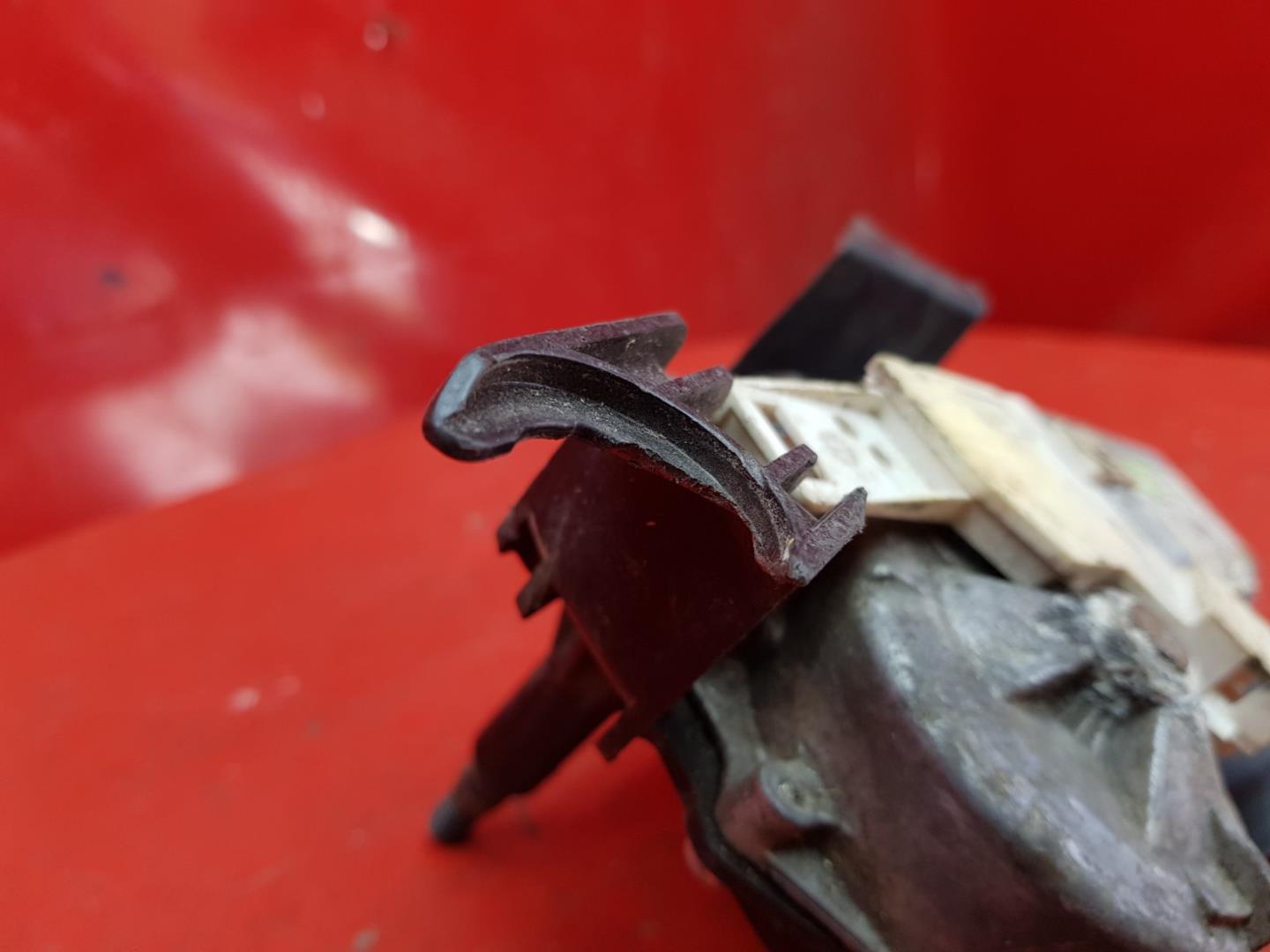 Моторчик стеклоочистителя передний