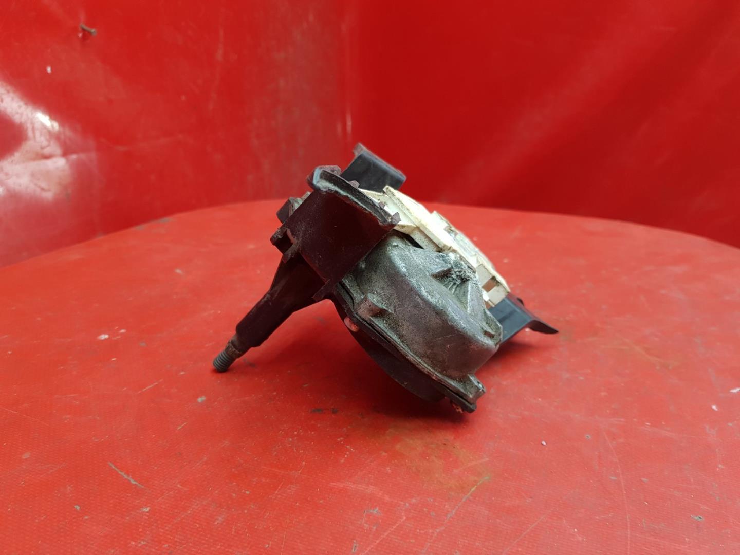 Моторчик стеклоочистителя передний