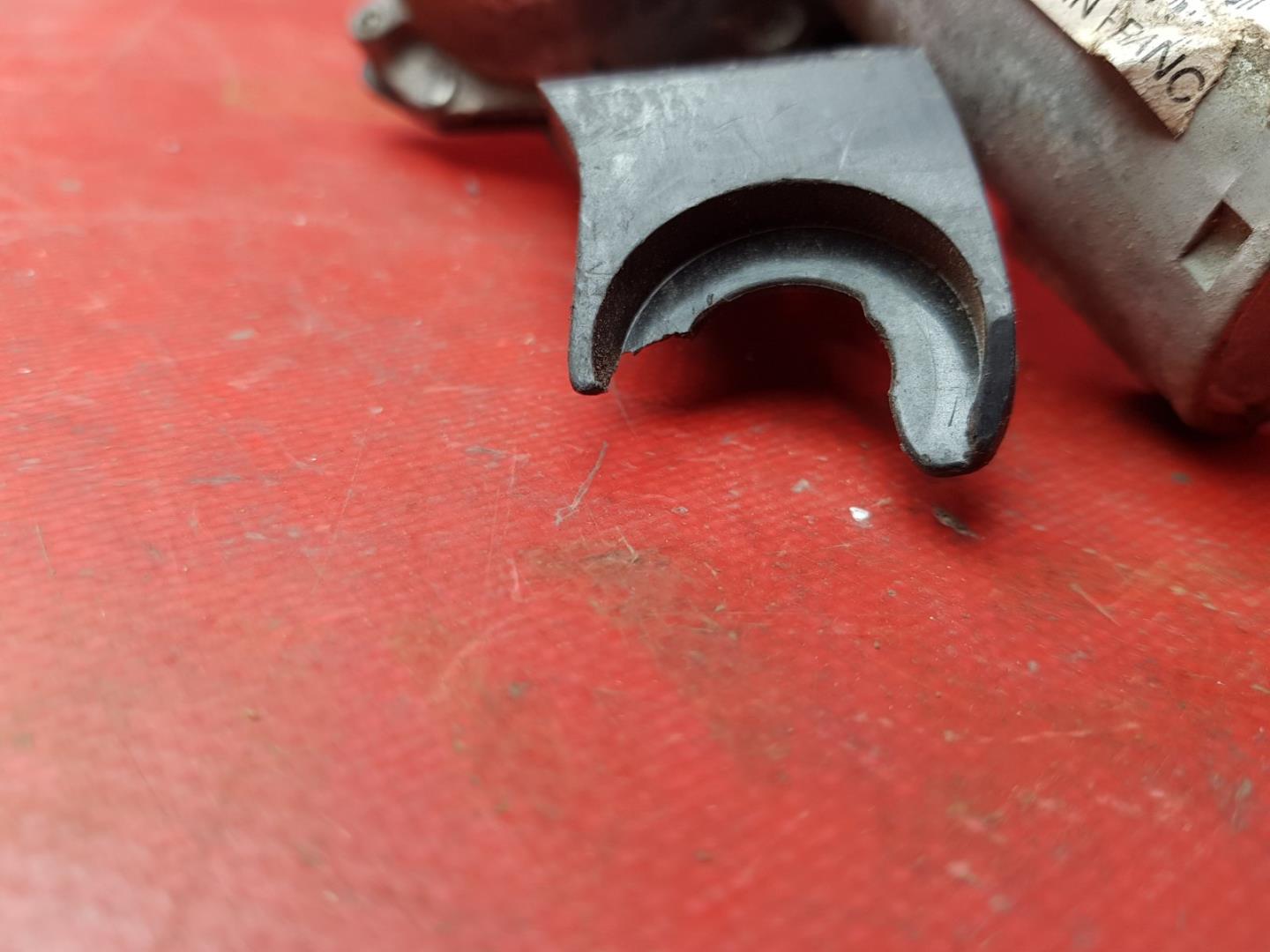 Моторчик стеклоочистителя передний