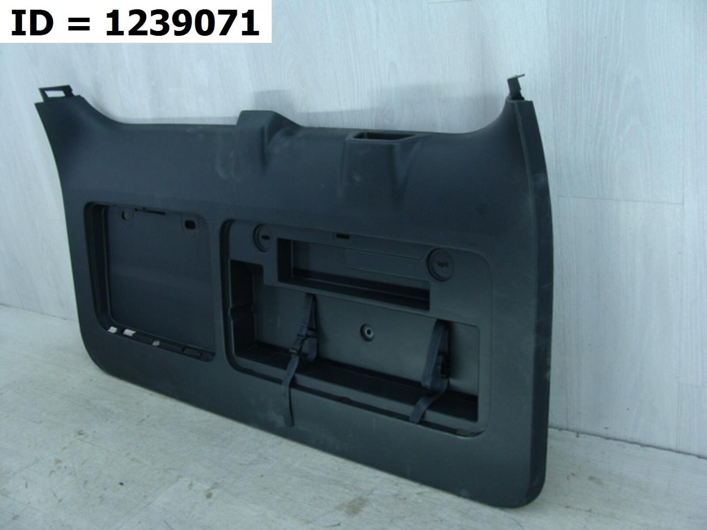 Обшивка крышки багажника