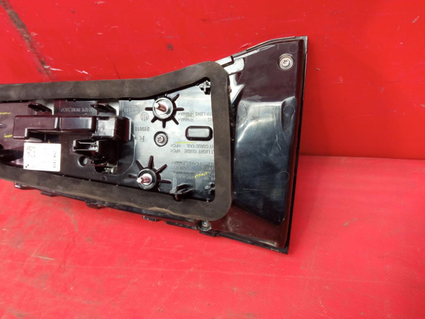 Фонарь задний