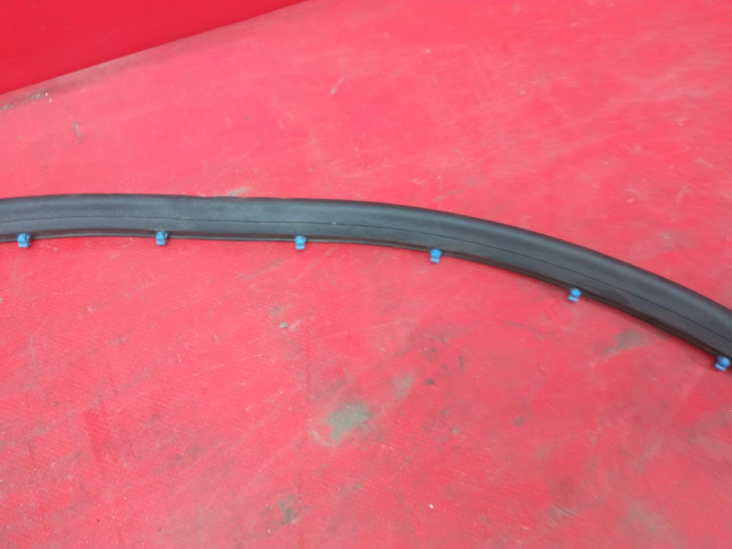 Уплотнитель двери