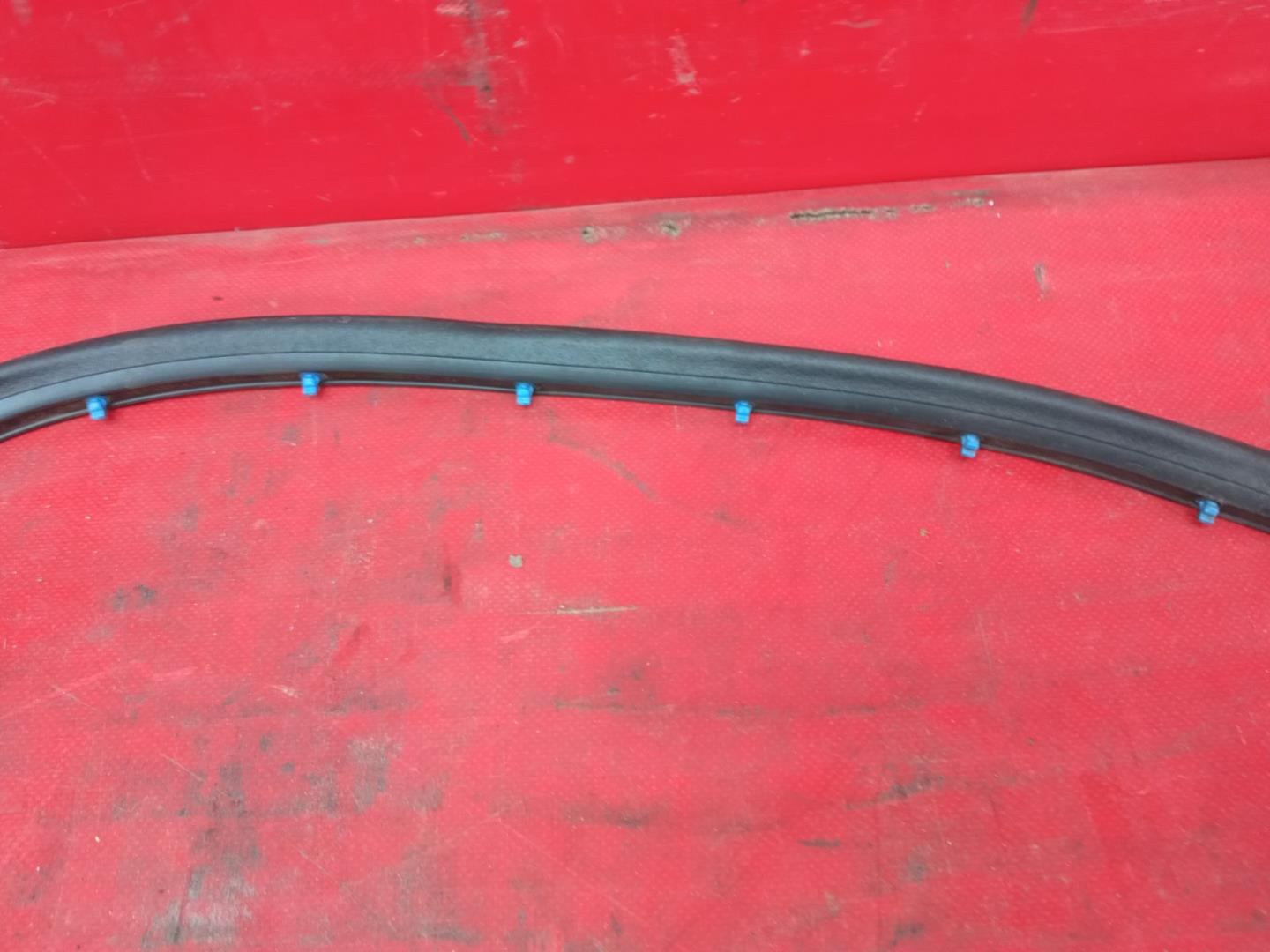 Уплотнитель двери