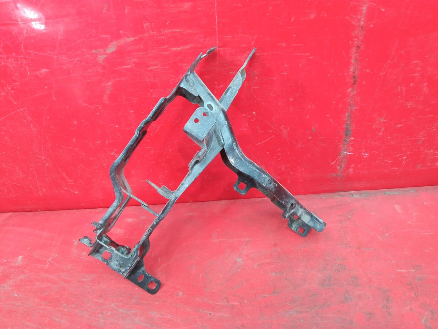 Кронштейн крепления фары