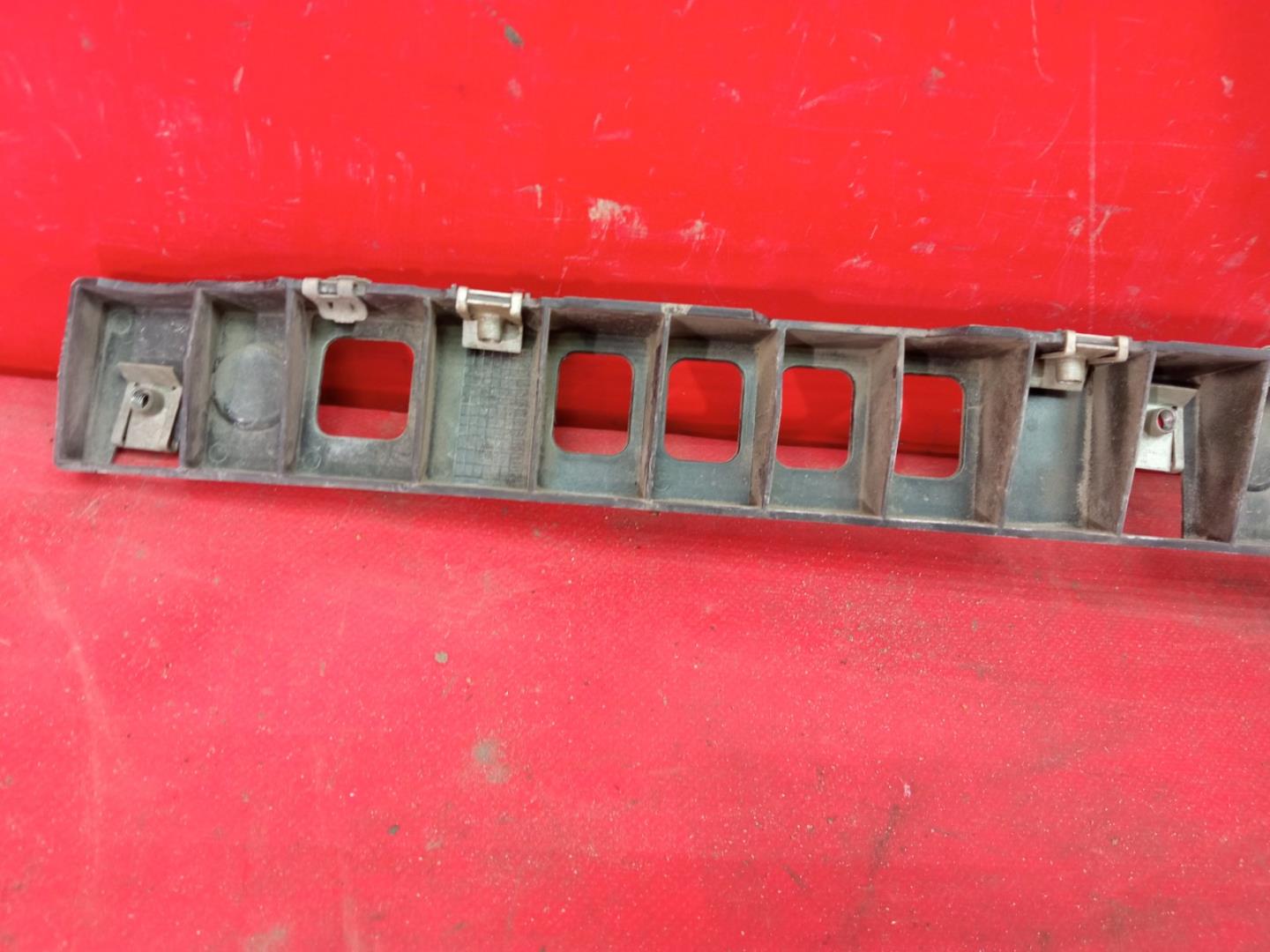 Кронштейн крепежный вспомогательный (разного назначения)