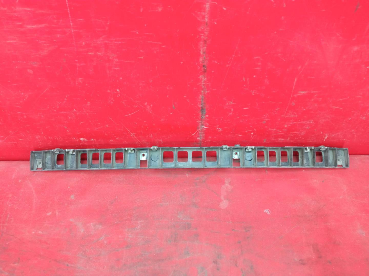 Кронштейн крепежный вспомогательный (разного назначения)