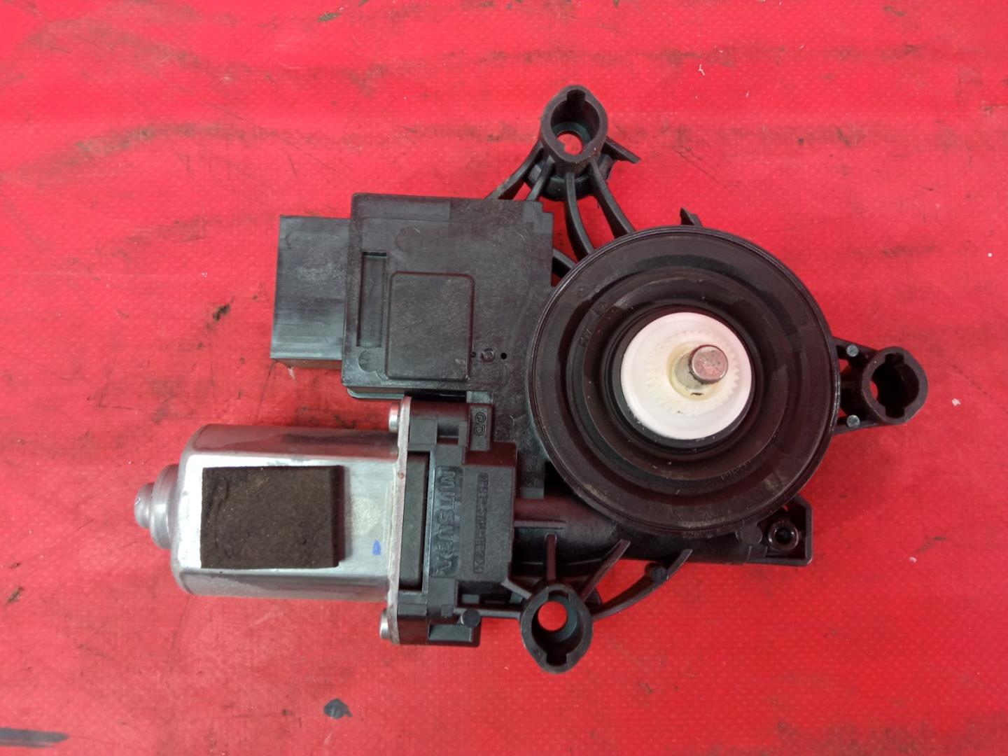 Моторчик стеклоподъемника