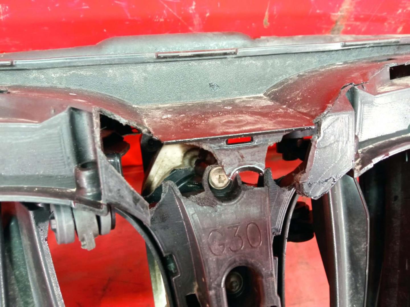 Жалюзи (воздуховод) бампера переднего