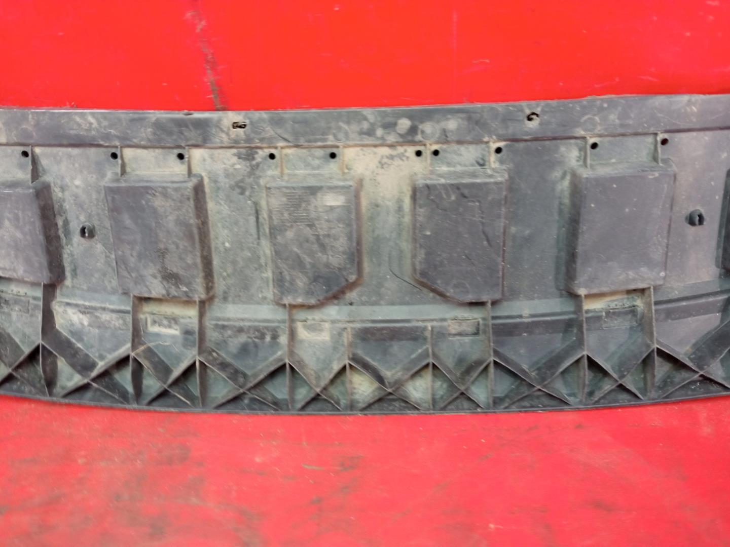 Пыльник переднего бампера