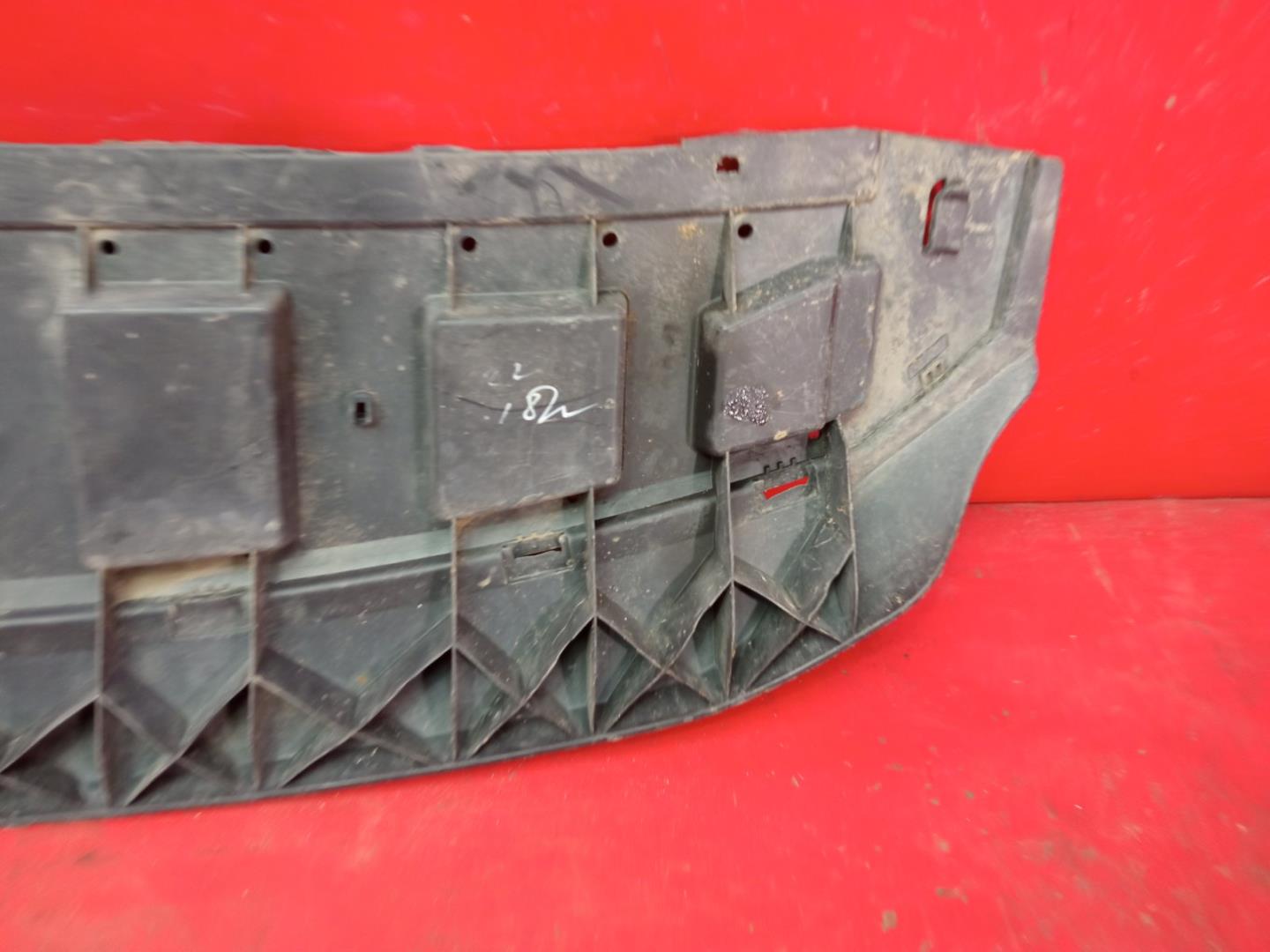 Пыльник переднего бампера