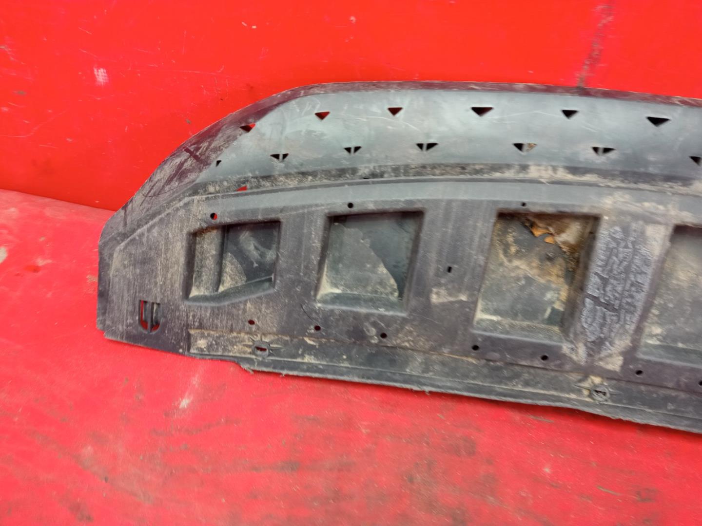 Пыльник переднего бампера