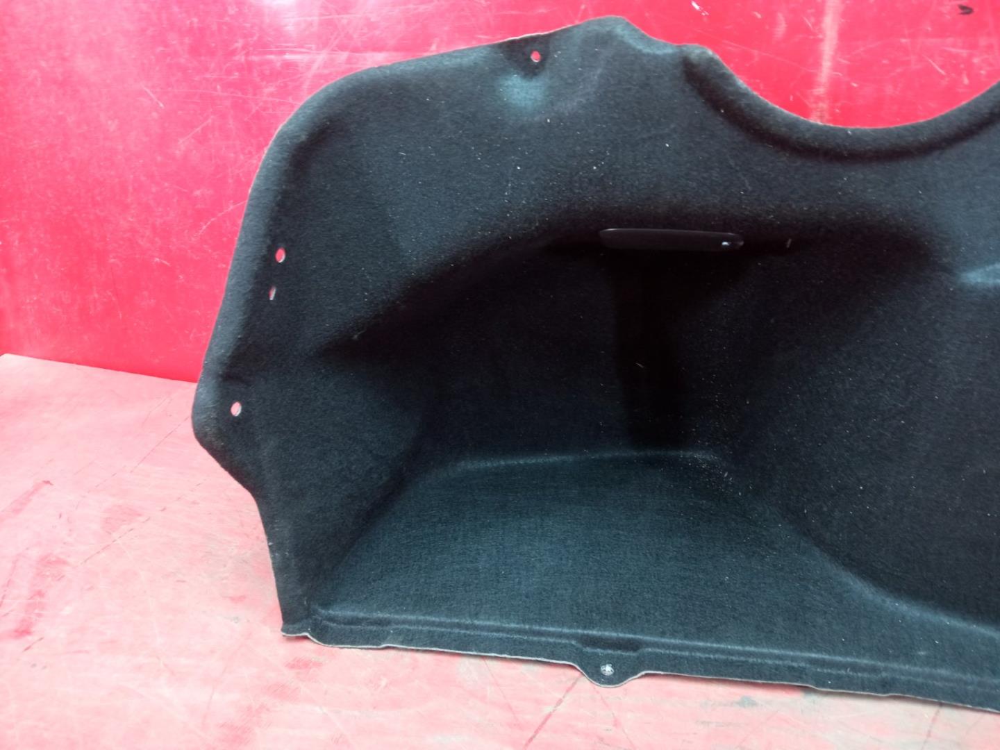 Обшивка багажника