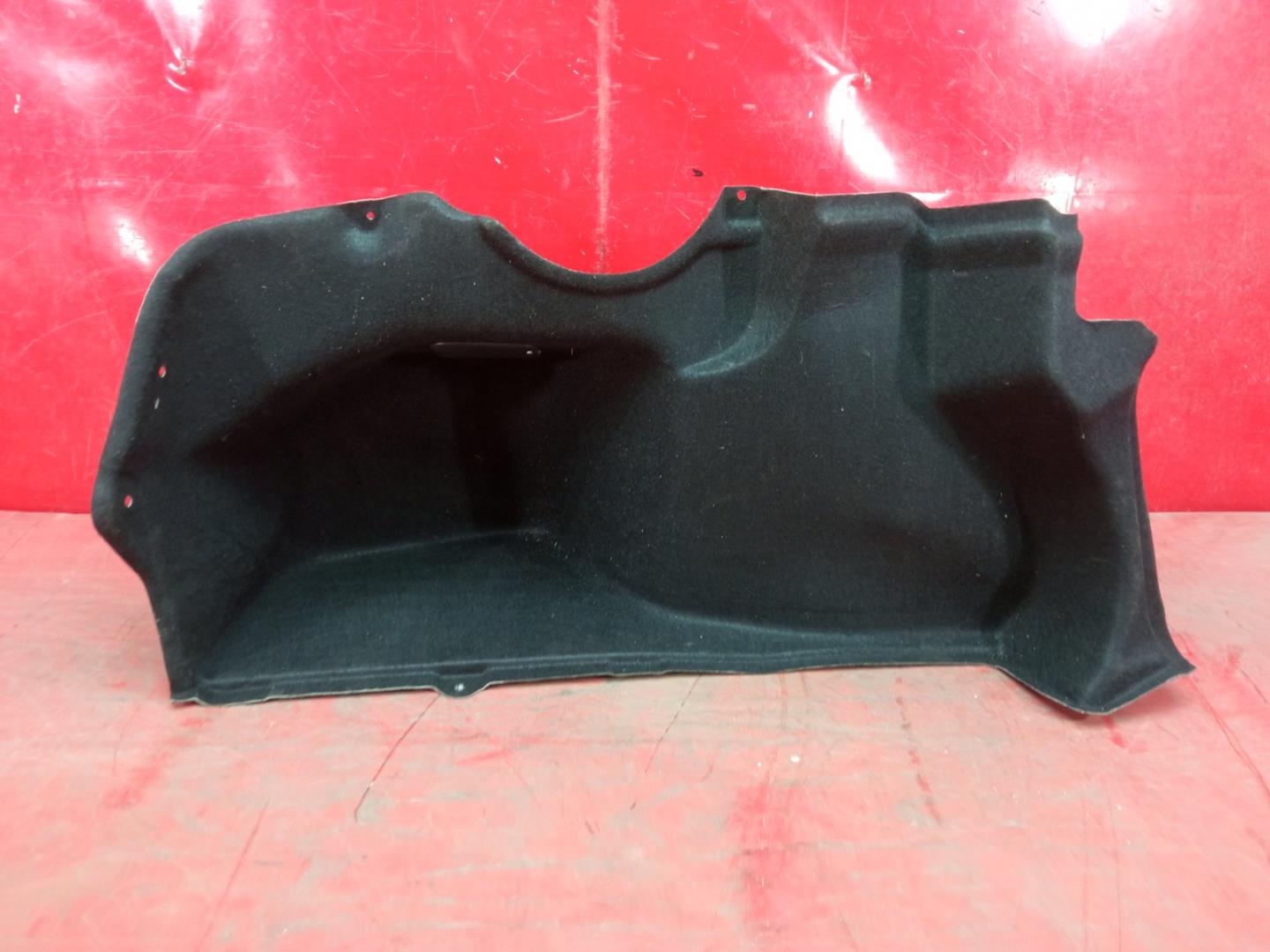 Обшивка багажника