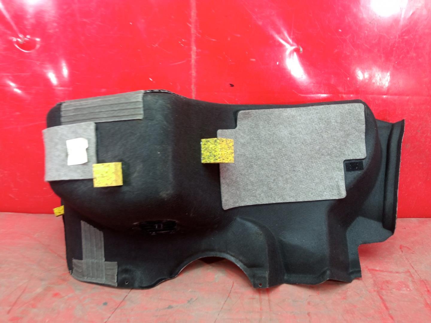 Обшивка багажника