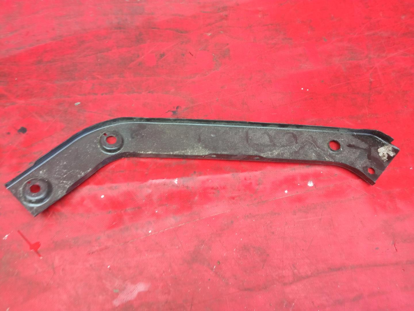 Кронштейн крепежный вспомогательный (разного назначения)