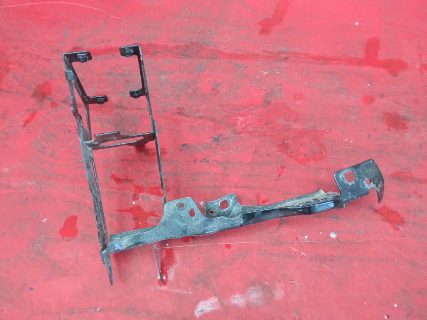 Кронштейн крепления фары