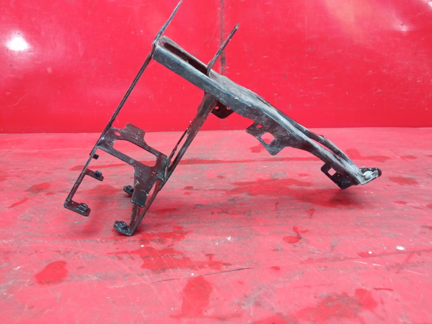 Кронштейн крепления фары