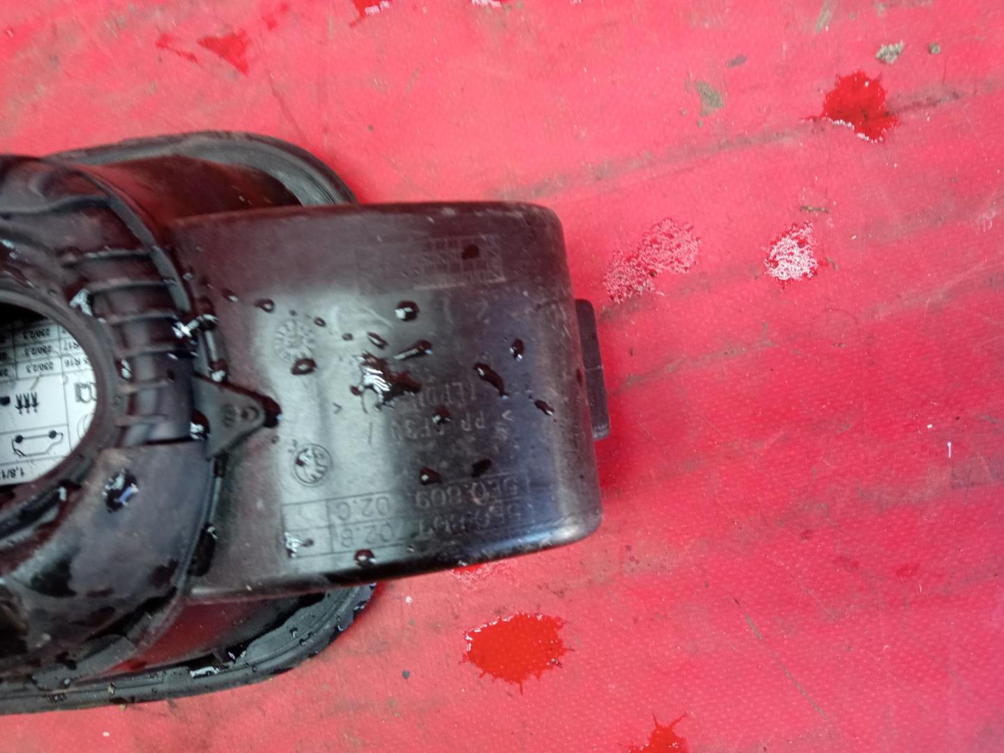 Лючок бензобака