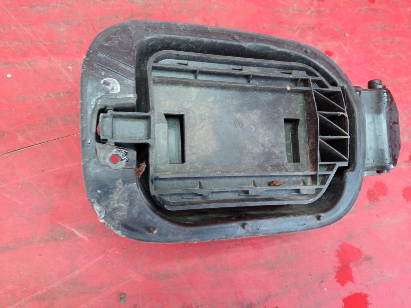 Лючок бензобака